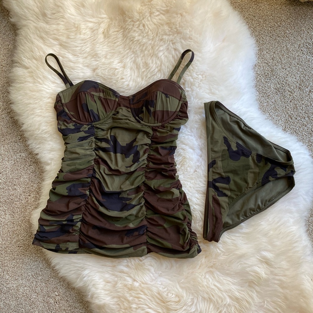 ‼️NWOT‼️ “MICHAEL KORS” TWO PIECE SWIM SUIT!